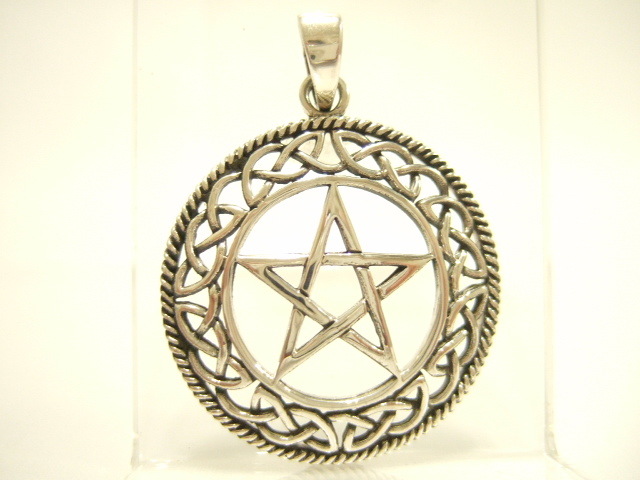 横浜最新 SILVER925銀ペンダント⭐魅惑の透かし柄五芒星 6.1g巾30ミリ 送料220円ξgtξ ξ守護魔除けペンタグラム5拍卖