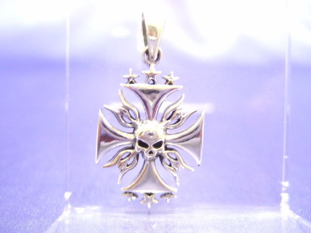 横浜最新 SILVER925銀ペンダント 💀 クロスドクロ 4.7g 送料220円ξgtξ ξ14s拍卖
