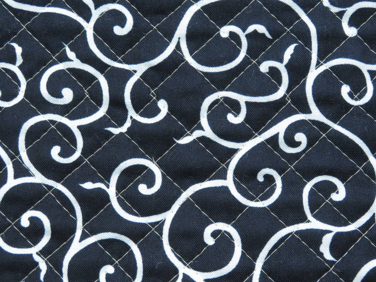 1m単位切り売り キルティング Q-121 からくさ キルト 唐草 カラクサ 紺 紺色 唐草模様 獅子舞 唐獅子 和柄 和調 和風 布 生地 祭り 法被拍卖