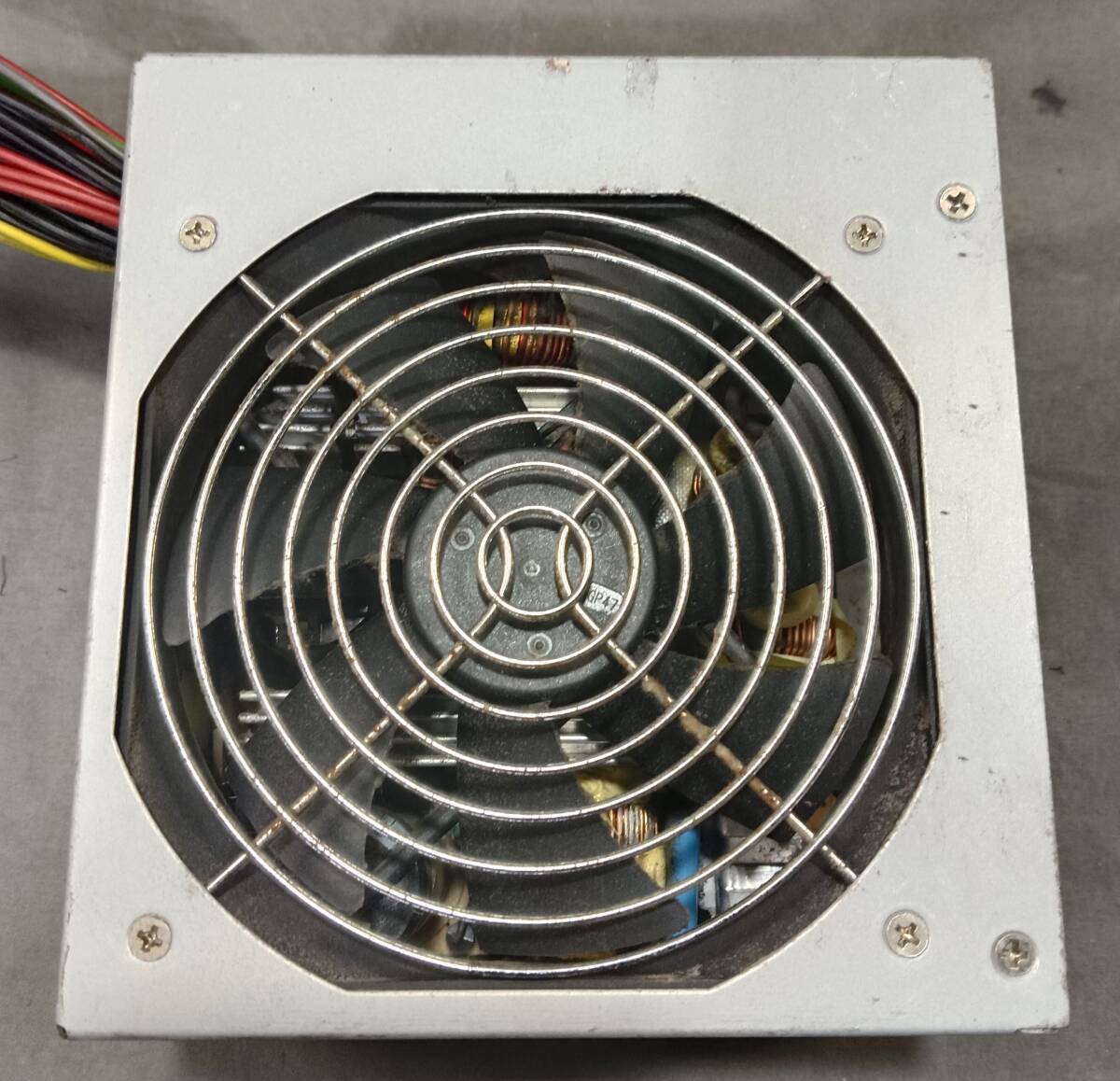 【中古パーツ】 DELTA GPS-550AB A 550W 電源ユニット 電源BOX ■DY3405拍卖