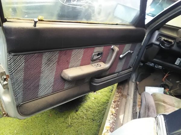 ■アウディ クーペ クワトロ ドア内張り 左 中古 部品取あり ドアトリム ビッグ クアトロ■拍卖