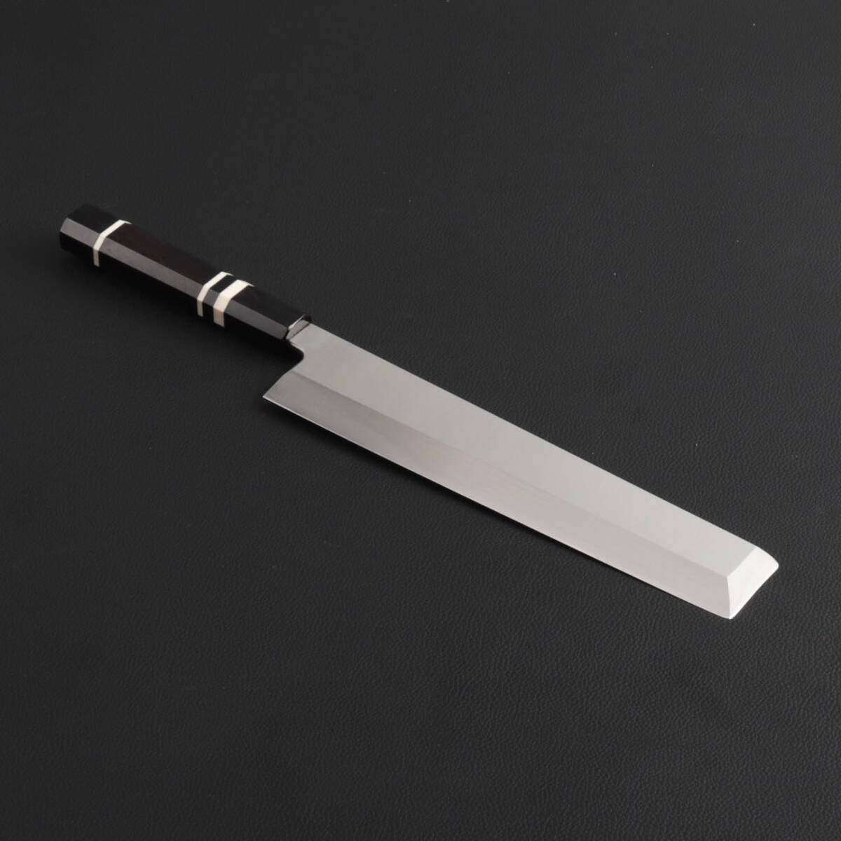 8882 角型薄刃包丁 切れ味抜群 8寸 刺身包丁 刃は究極の切れ味 出刃包丁 和包丁 黒檀上下黒水牛角白三本巻八角柄拍卖