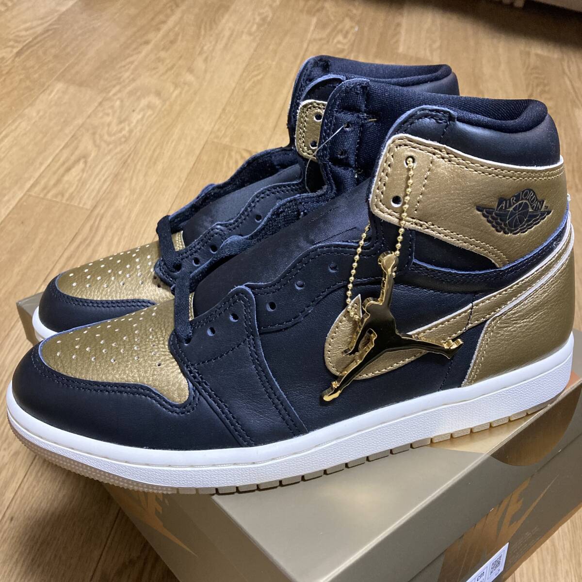 新品 未試着 26cm NIKE AIR JORDAN 1 RETRO HIGH OG Black Gold ナイキ エア ジョーダン 1 ブラック ゴールド 黒 金 DZ5485-071 AJ1 拍卖