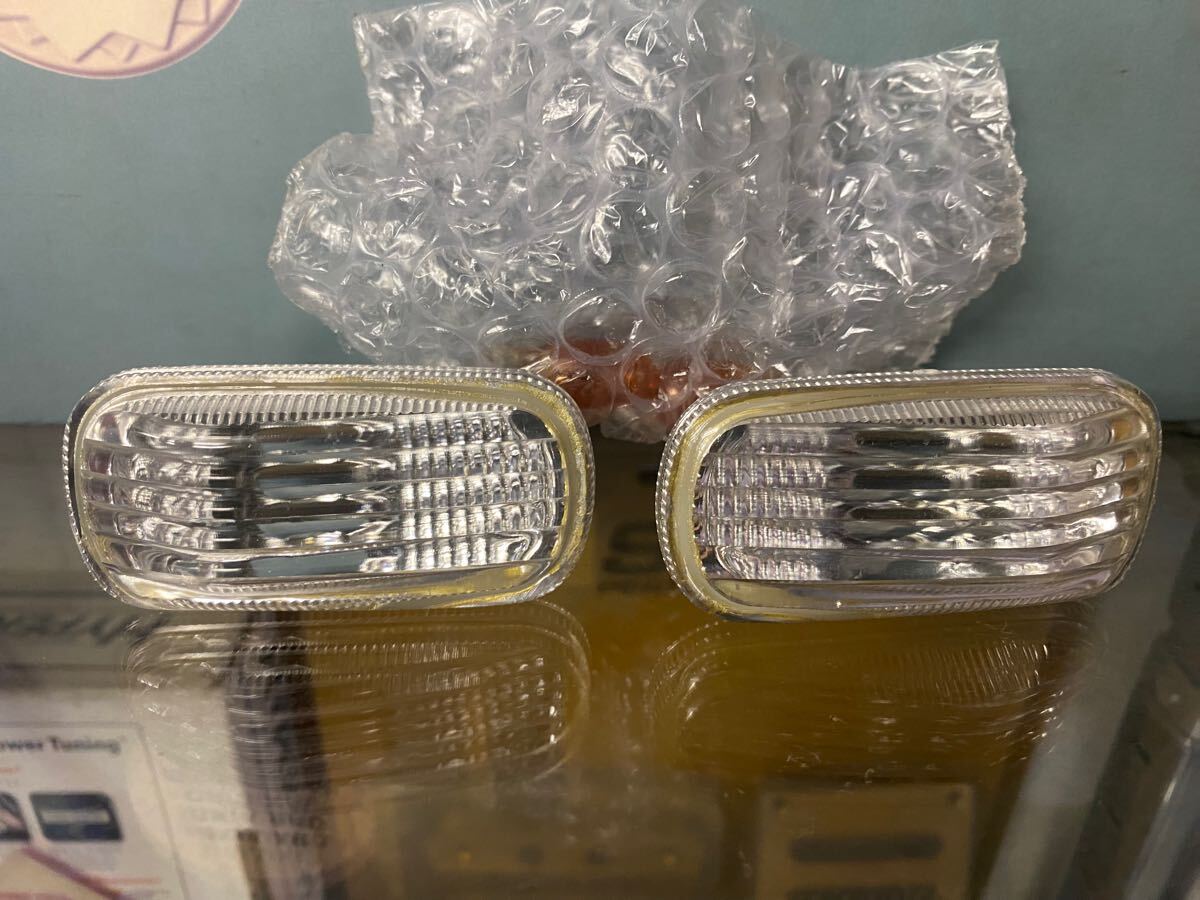 汎用サイドマーカー サイドウィンカー ウィンカー サイドマーカーランプ フェンダーマーカー クリアレンズ 左右 バルブ付き拍卖