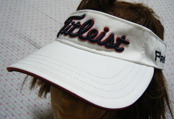 タイトリスト Titleist FJ/PRO V1 ゴルフ用高機能サンバイザー・ツアーキャップ・帽子 白色/赤 適応頭囲 57~59㌢ 吸水速乾/抗菌機能拍卖