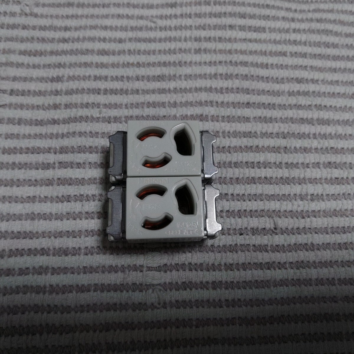 松下 フルカラー WN1161 抜止接地シングルコンセント 新古 2個拍卖