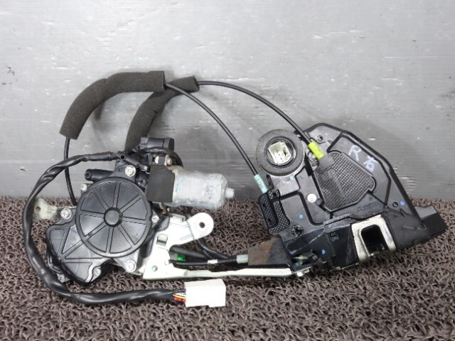 8551 レクサス LS460 USF40 ドアロックアクチュエーターリア右 ドアロックアクチュエーターリヤ右 イージークローザー付拍卖