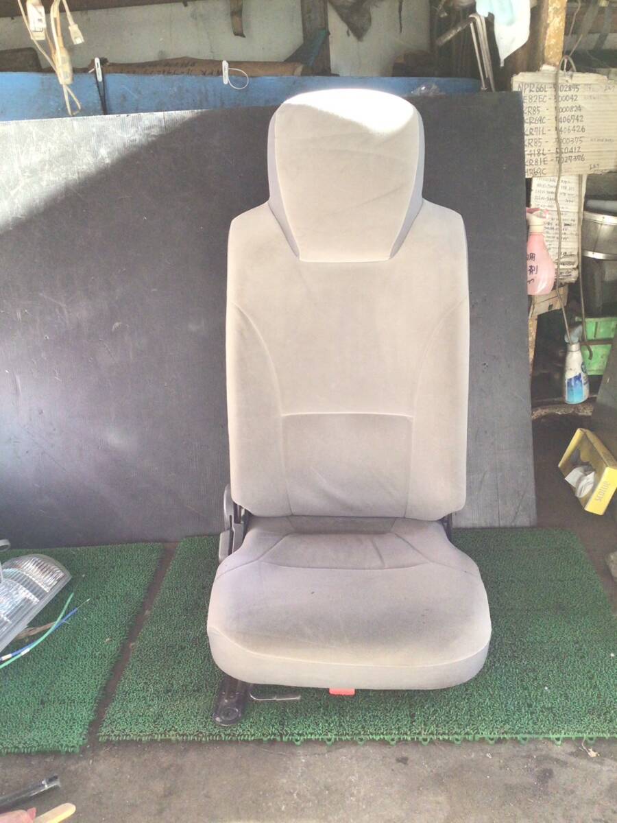 NHS85 H.24年 エルフ 運転席 ドライバー シート H上 241226 ④ 即日発送可 100×60×62拍卖
