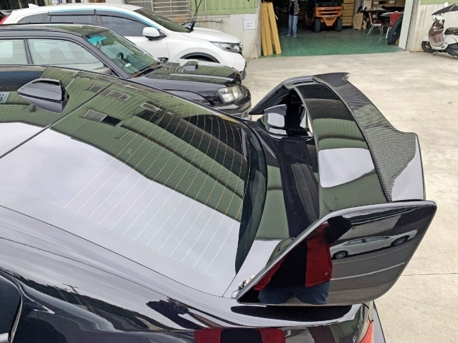 2015-2021 スバル WRX VA S4 STIタイプウィングスポイラー用トップスポイラー 本物のカーボン ガーニッシュ エアロ ウイング スポイラー拍卖