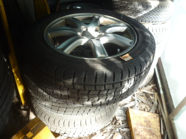 205/55-16人気のダンロップファルケンバリ山スタットレス新古2.3週間程使用アルミホイール付き5穴100.4本冬に備えどうぞ室内保管拍卖