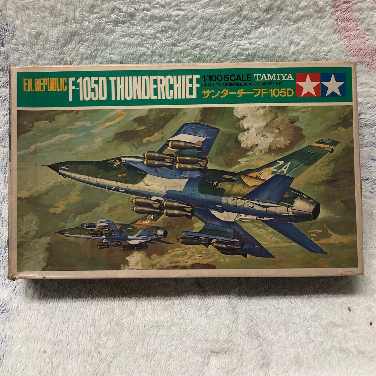 未組立 F-105D THUNDERCHIEF 105D BELL UH-1B IROQUOIS TAMIYA タミヤ拍卖