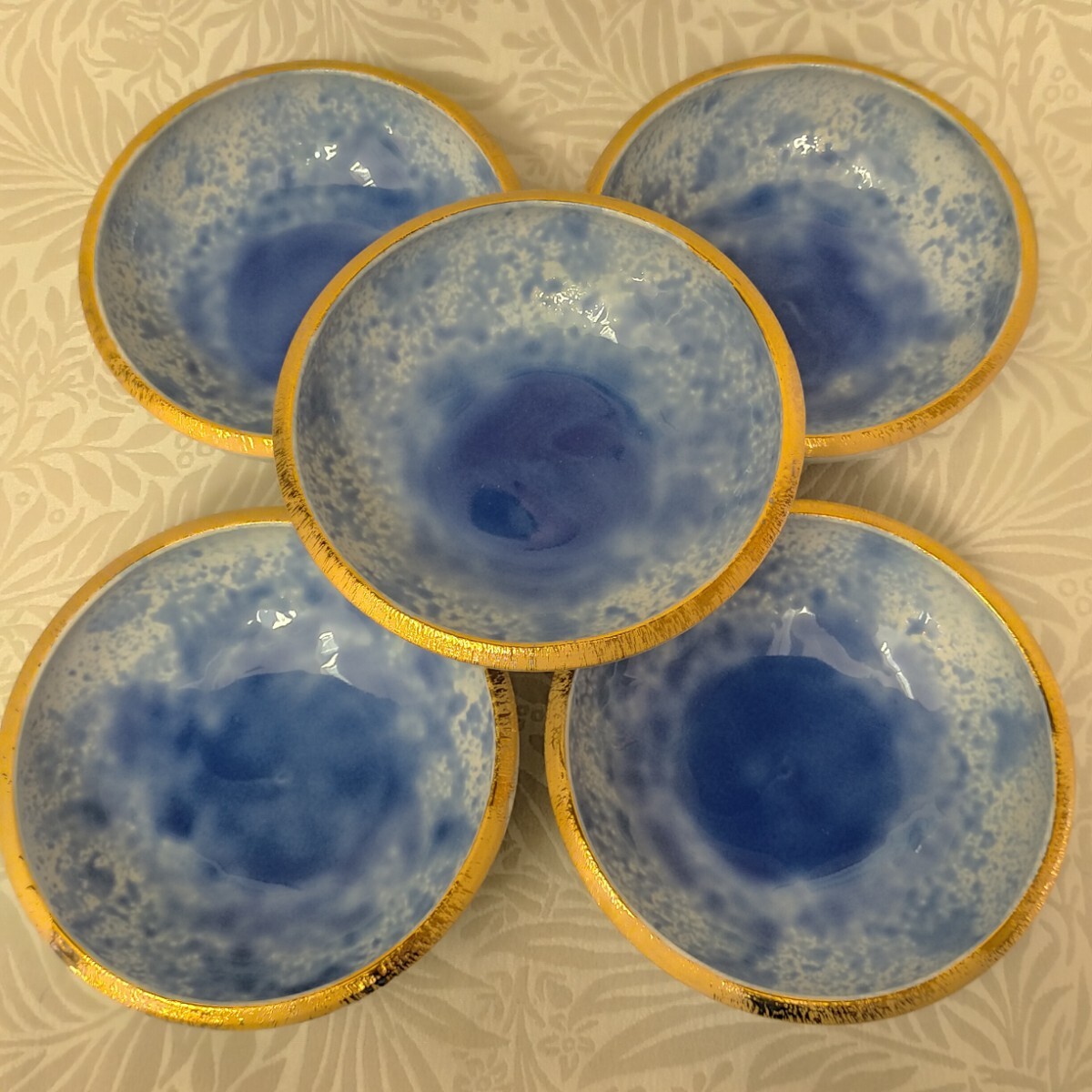 お料理屋さんの中鉢   5客   染め付け&金彩  上品な鉢  5客セット   拍卖