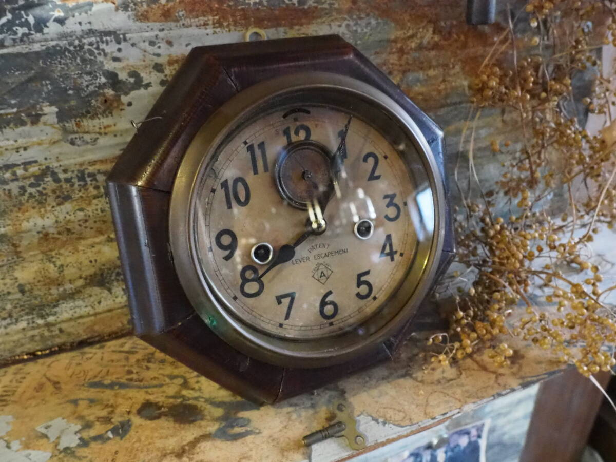 【アメリカンアンティーク船舶時計】鍵付き八角柱時計振り子古道具古時計木製時計インテリア掛時計時計ネジ巻きゼンマイ古民家旅館宿屋拍卖