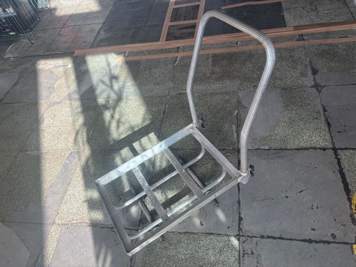 アルミ製 運搬車 手押し 4輪 台車 タイヤ無拍卖