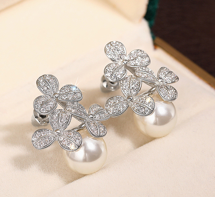 N2501106◆Bigstone◆【清新な花のデザイン】魅力な光沢*ファッション感アップ*欧米大人気なピアス拍卖