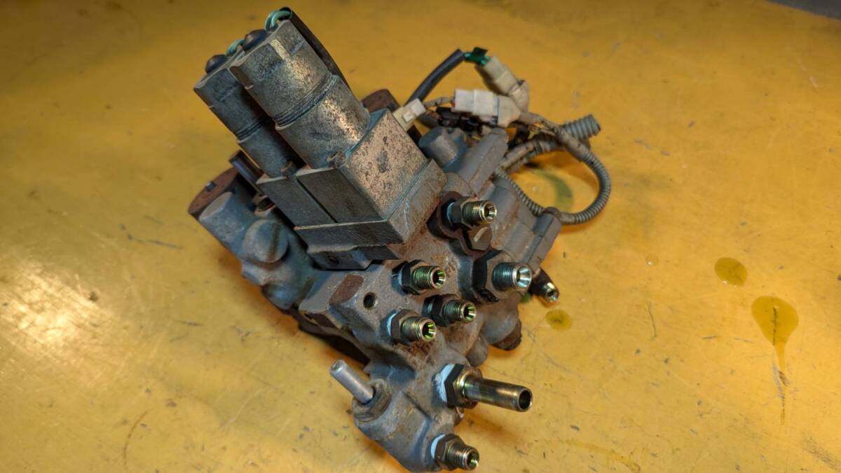 ★熊本発 クボタ コンバイン SR35外し 油圧分弁ユニット★拍卖