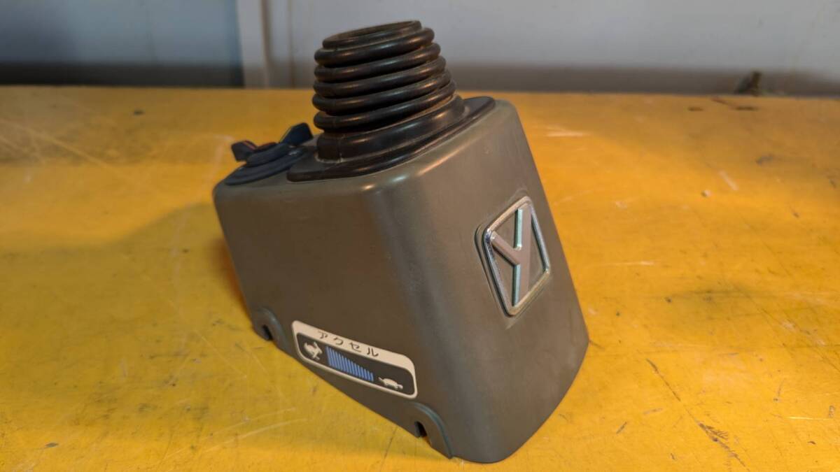 ★熊本発 ヤンマーコンバイン GC218外し ハンドル台座カバー ライト、ウィンカー、ホーンスイッチ付き★拍卖