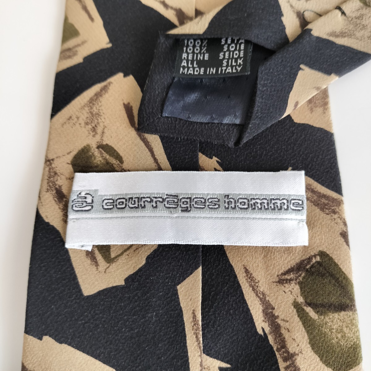 Courreges(クレージュ)黒ベージュデカ四角柄ネクタイ拍卖
