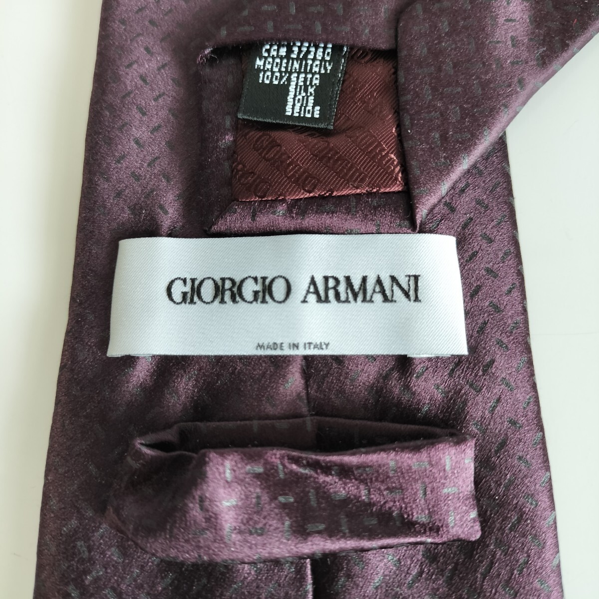 GIORGIO ARMANI(ジョルジオアルマーニ)ダークパープル細棒点々ネクタイ拍卖