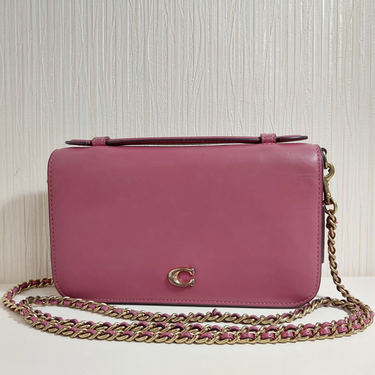 コーチ ビー クロスボディ チェーンショルダーバッグ レザー ピンク CH802拍卖