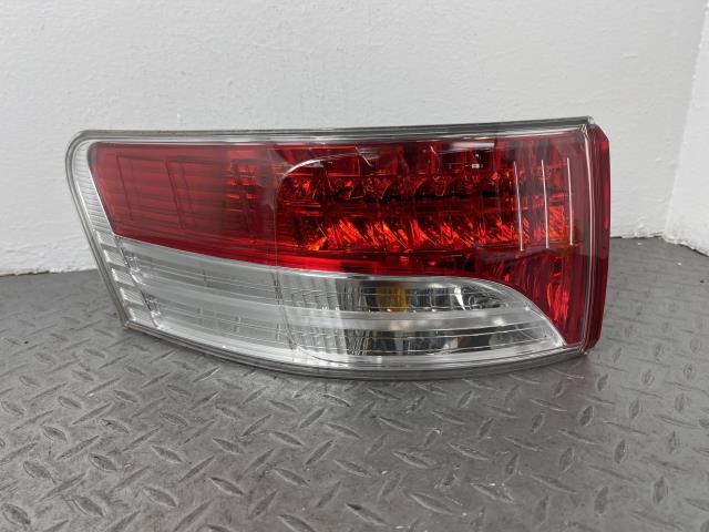 アベンシス ZRT272W 左 テール ランプ ライト 81561-05190拍卖