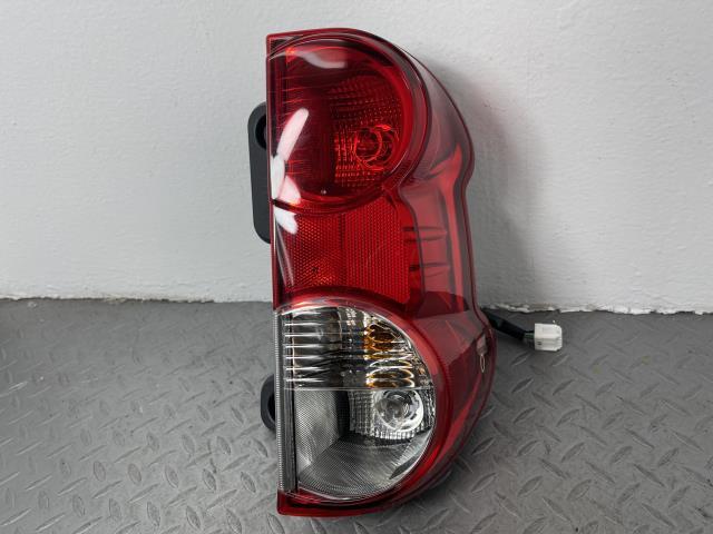 NV200バネット VM20 右 テール ランプ ライト 26550-JX00A拍卖