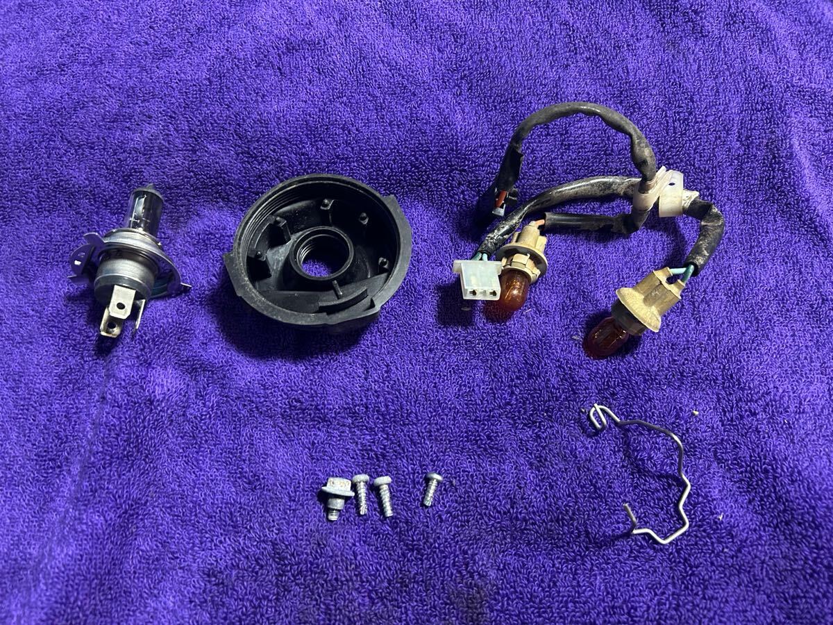 3878■ ホンダ タクト AF79 ウインカー 電球 バルブ ソケット ヘッドライト パーツ 固定 ネジ拍卖