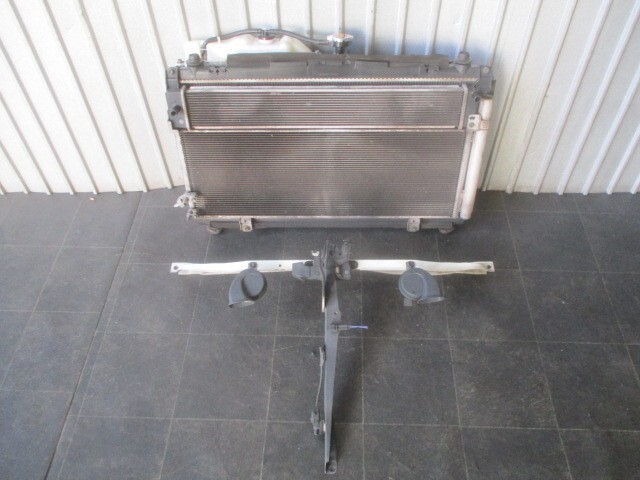 3966 DAA-AVV50 カムリ ラジエーター コンデンサー コアサポート(T字型) 422174-7901 H23/9 【個人宅配送不可】拍卖