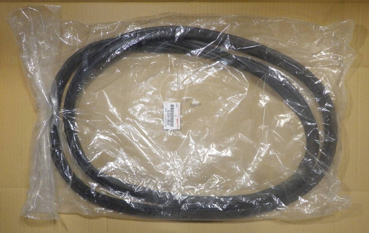 即決 MXPK11 アクア ウェザーストリップ バックドア部 67881-52270 ※送込拍卖