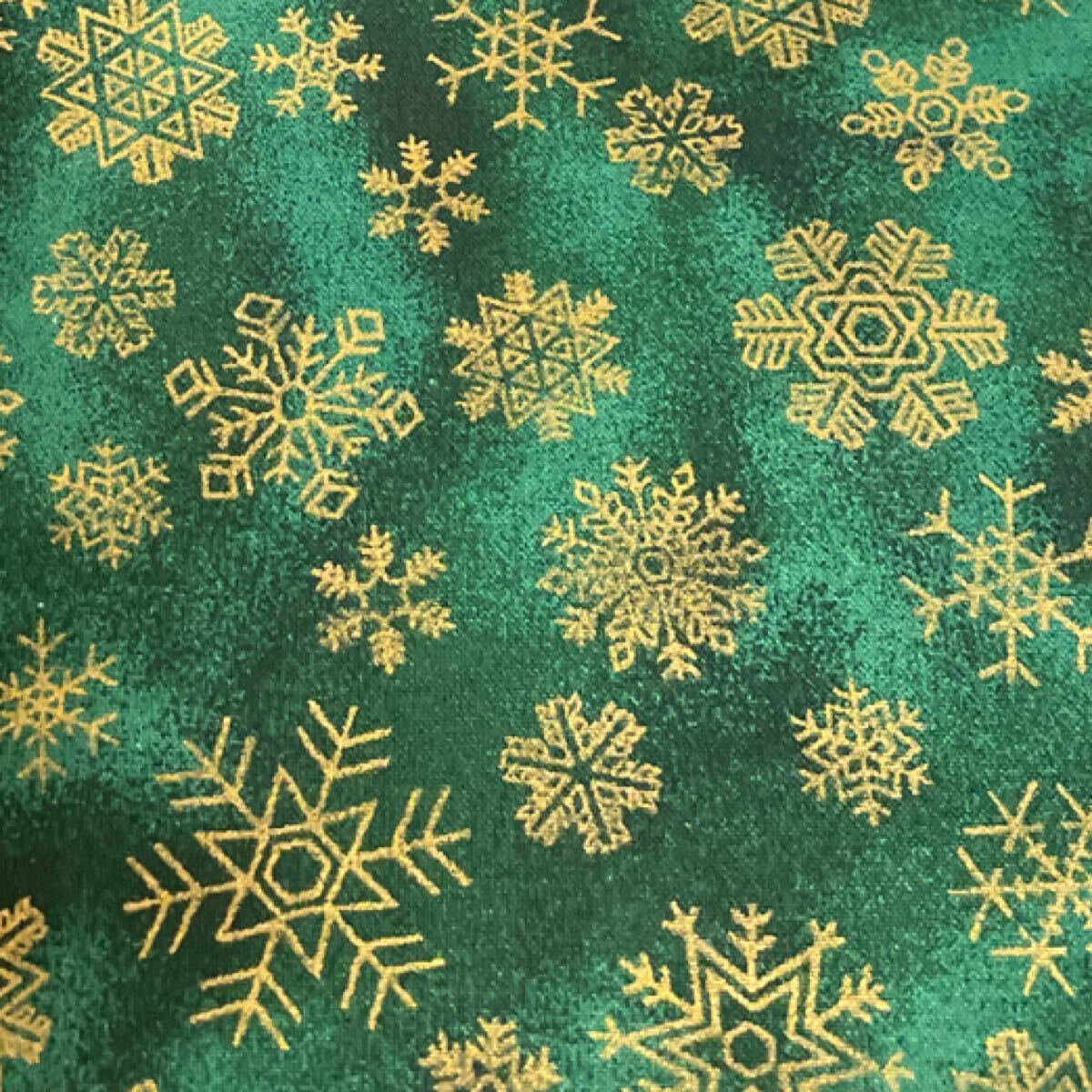 【M37】クリスマス 生地はぎれ 雪の結晶 スノークリスタル グリーン 緑 パッチワーク クリスマスキルト拍卖