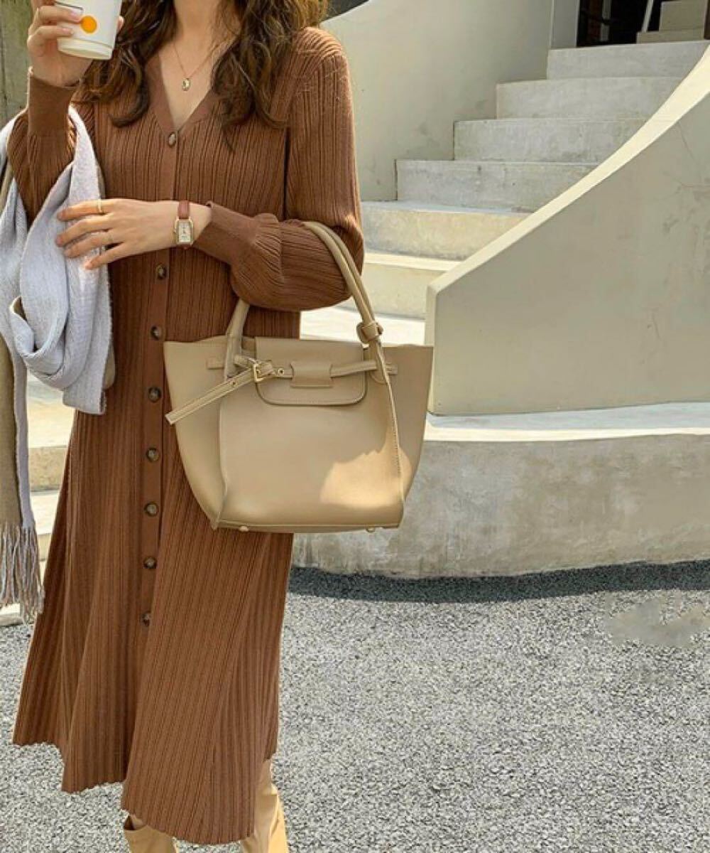 送料無料 AMOUR BOX アムールボックス リブニットVネックワンピース拍卖