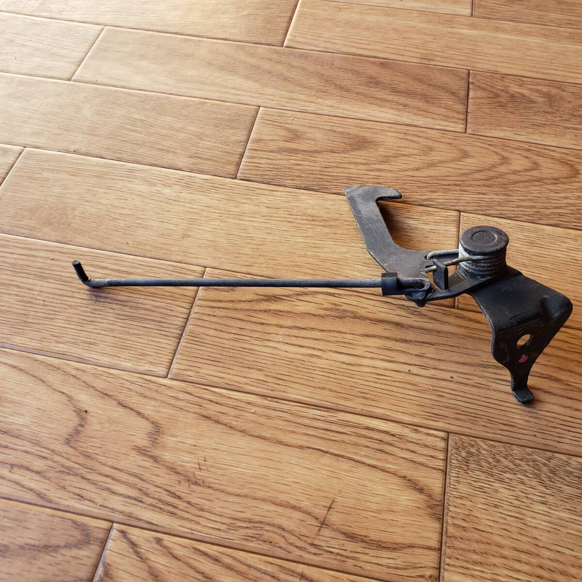 KAMC★H16 トヨタ 18クラウンアスリート★純正 グリル用 キャッチロック/付属金具/UA-GRS182★部品取り車★シルバー★TOYOTA拍卖