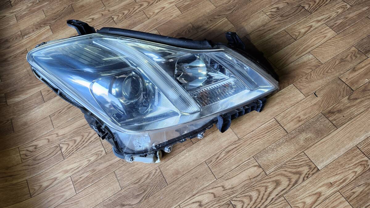 KAMC★トヨタ 20クラウンロイヤル★純正 右 ヘッドライト ★ヘッドランプ★右側★部品取り車/ホワイトパール/TOYOTA拍卖