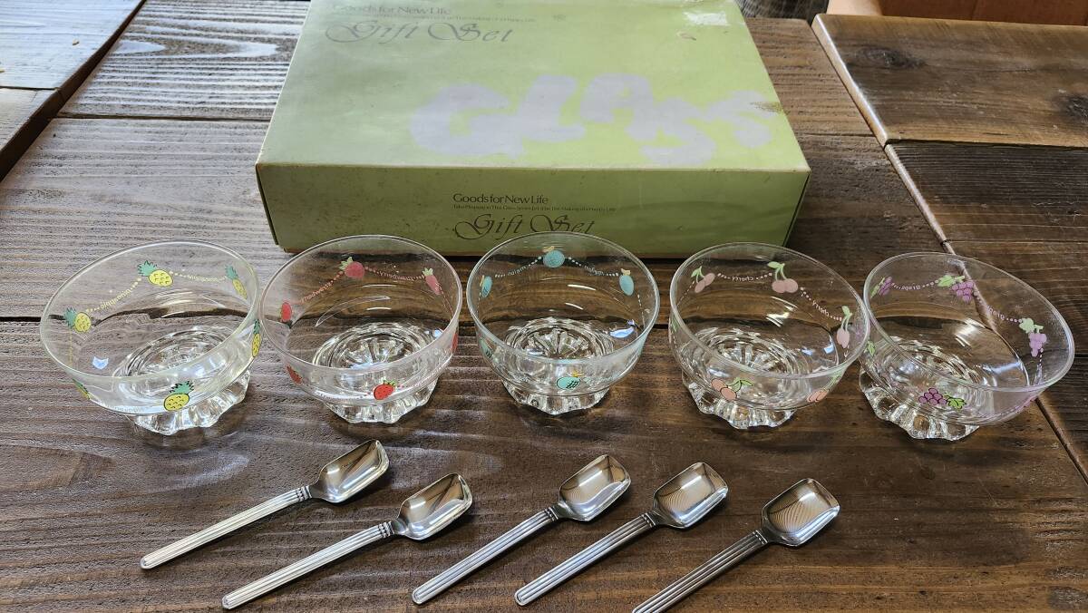 KAO黒棚★未使用 パフェデザートグラス スプーン5個セット★アイス/パフェ/デザート/フルーツ/くだもの柄/東洋ガラス/昭和レトロ /硝子拍卖