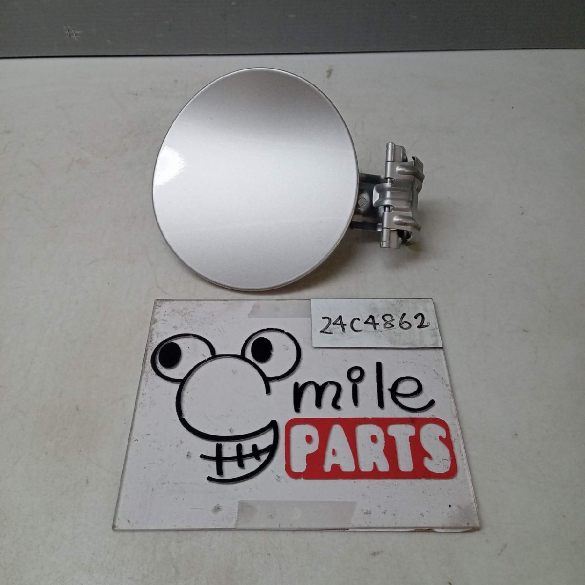 NHP10 アクア 純正 フューエルリッド 2Z2-27-6/24C4863*同梱不可拍卖