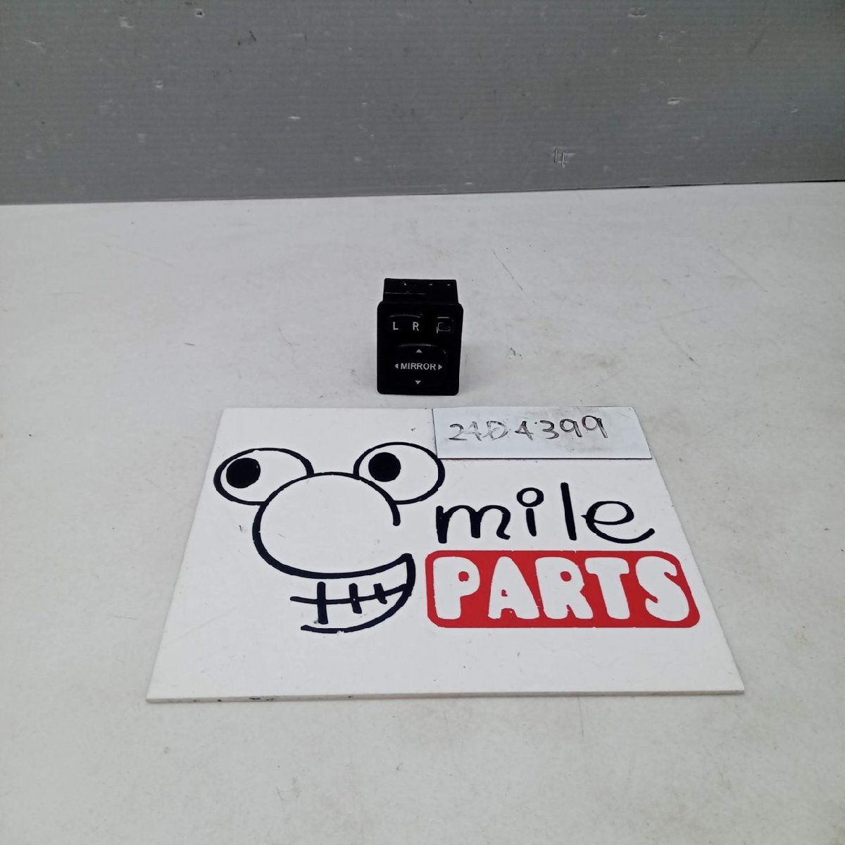 NCP105/NCP100 ラクティス 純正 ドアミラースイッチ 2Z7-8-3/24D4399*同梱不可拍卖