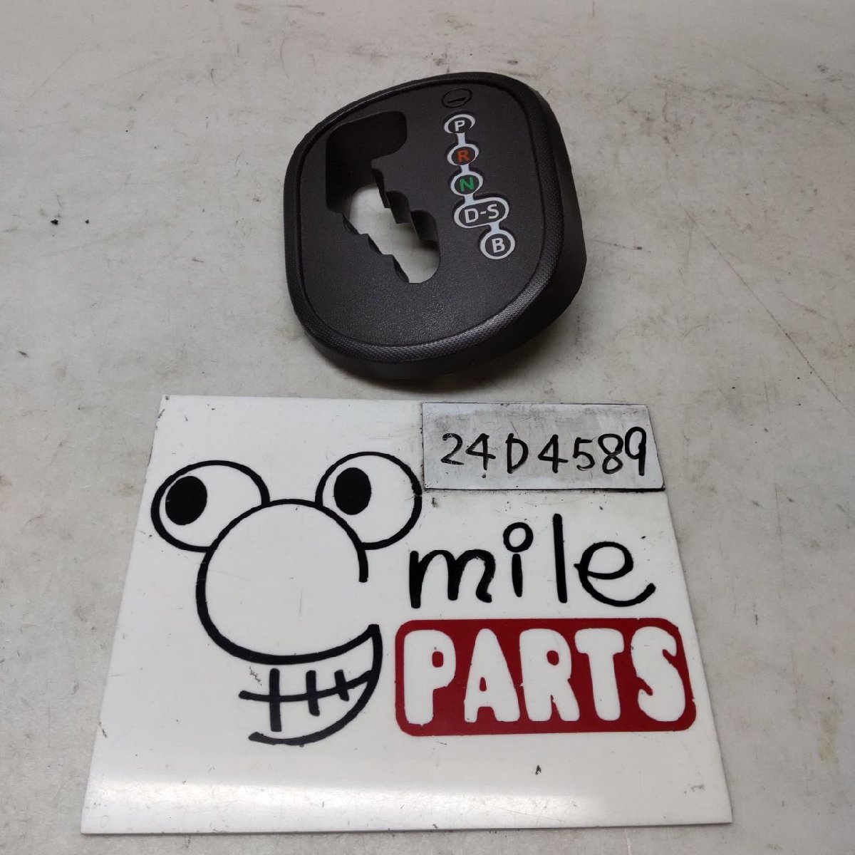 NCP141/NCP140 スペイド 純正 シフトパネル 2Z7-12-3/24D4589*同梱不可拍卖