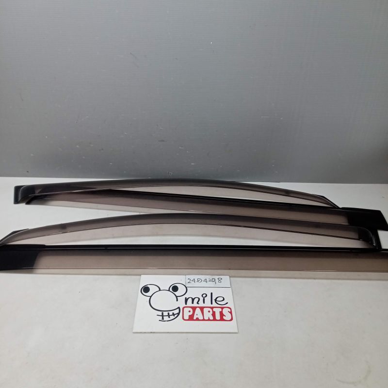 ZRR70W/ZRR75 ヴォクシー 純正 ドアバイザー(金具付) 1B7-2-6/24D4298*同梱不可拍卖