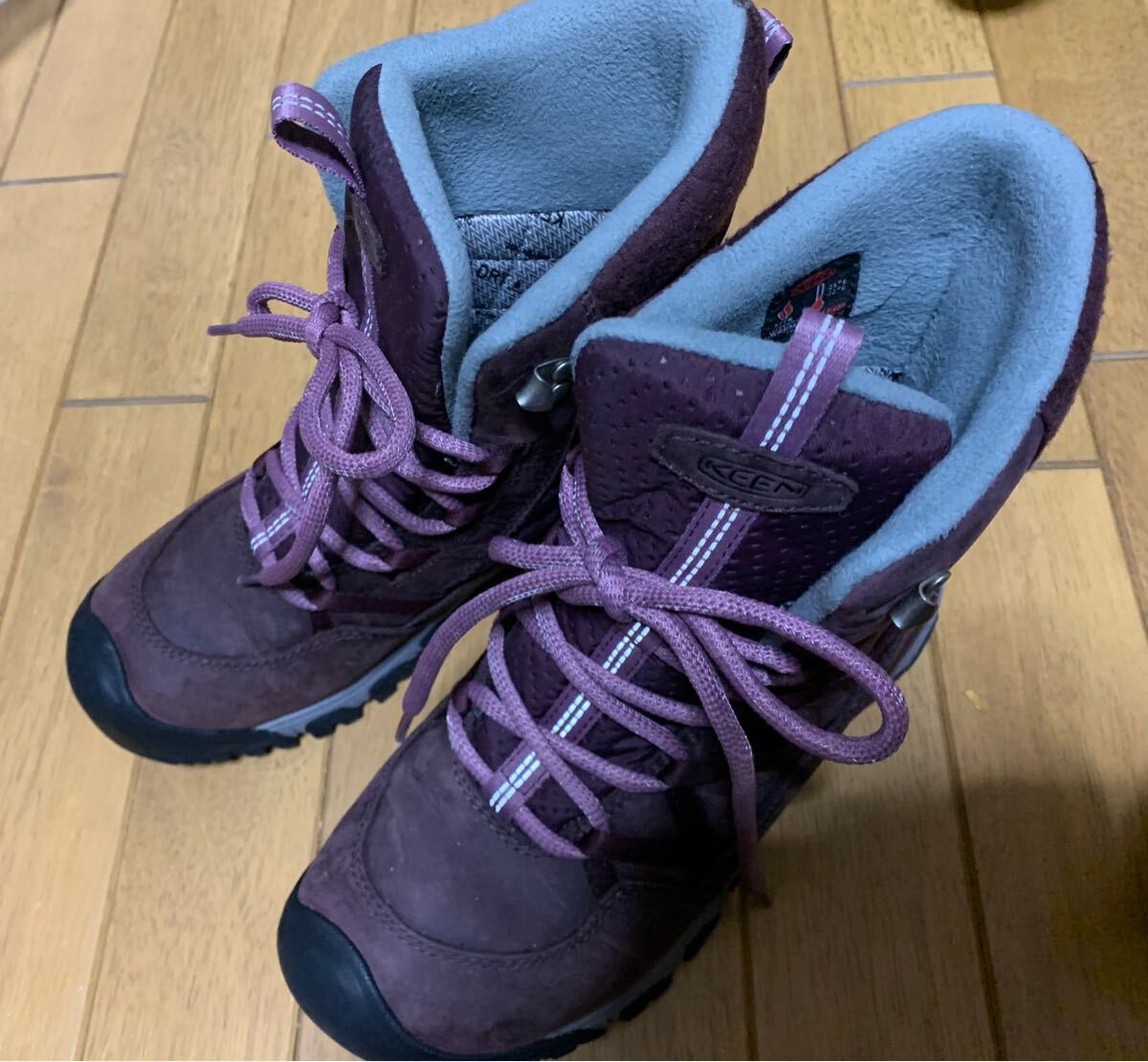 美品 KEEN ウィンターブーツ 25cm レディース スノーブーツ 拍卖