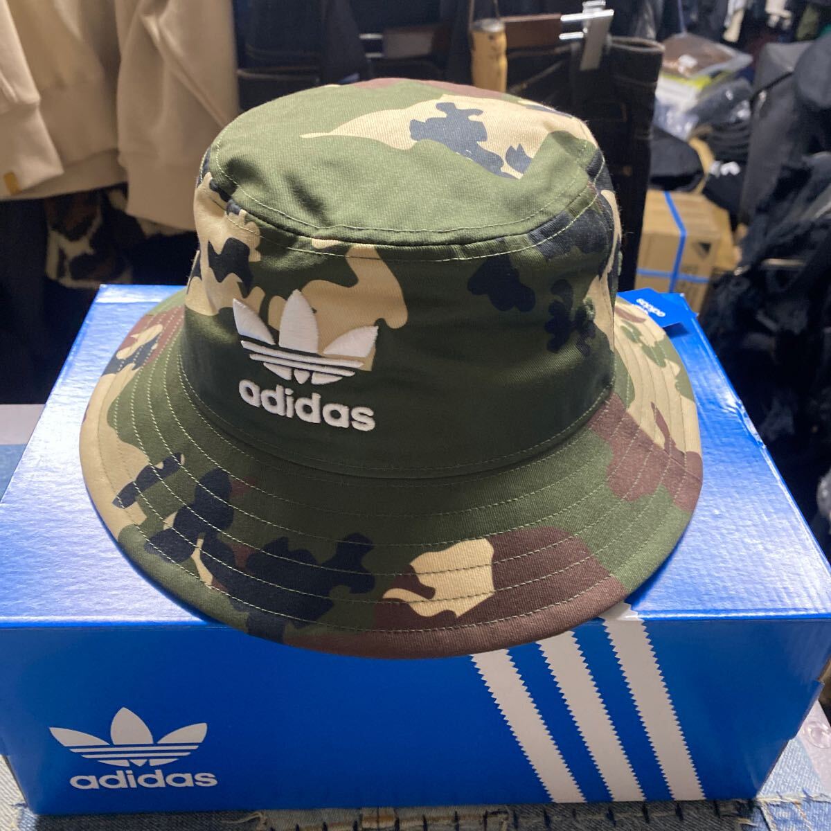 【新品】adidas originals カモフラ柄 バケットハット 54〜57cm拍卖