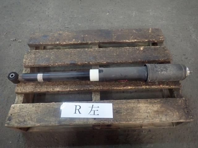 フィット DAA-GP5 左リアショックアブソーバー RP58M 52611-T5B-J43拍卖