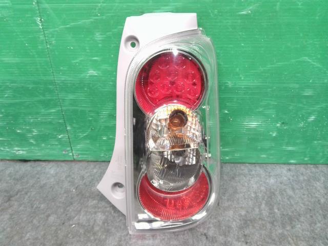ミラココア DBA-L675S 右テールランプ ココアプラスXスペシャルコーデ 81550-B2480拍卖