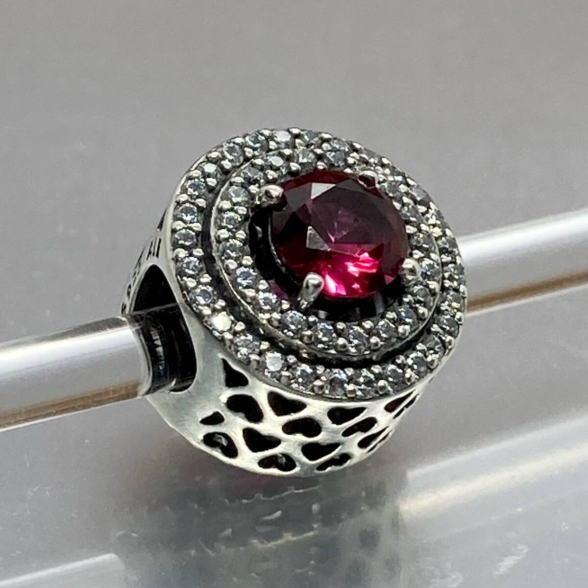 美品 パンドラ レッド スパークリング レベル ラウンド チャーム24-1370拍卖