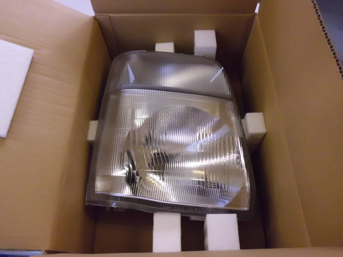 新品 純正 スズキ DA63Tキャリー 右側 ヘッドライト 35120-67H10拍卖
