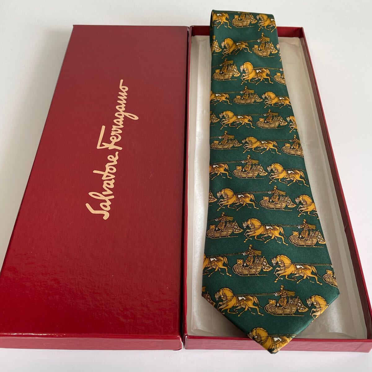 Salvatore Ferragamo(サルヴァトーレフェラガモ)緑馬ソリデザインネクタイ拍卖