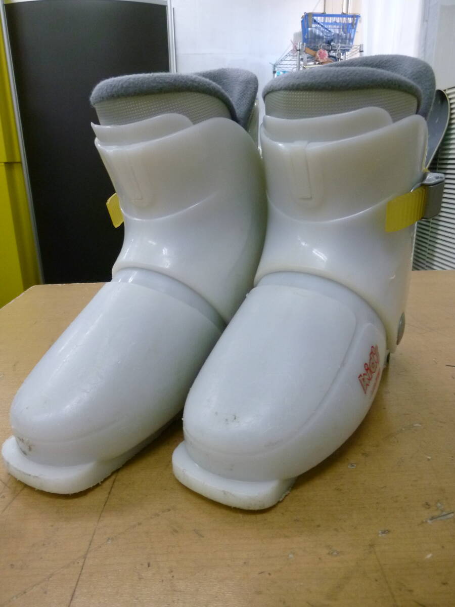 中古ASTROKIDS スキーブーツ 22.0㎝ ソール245mm【T-63】 送料無料(北海道沖縄・離島・佐川急便中継料金がかかる地域は除く)拍卖