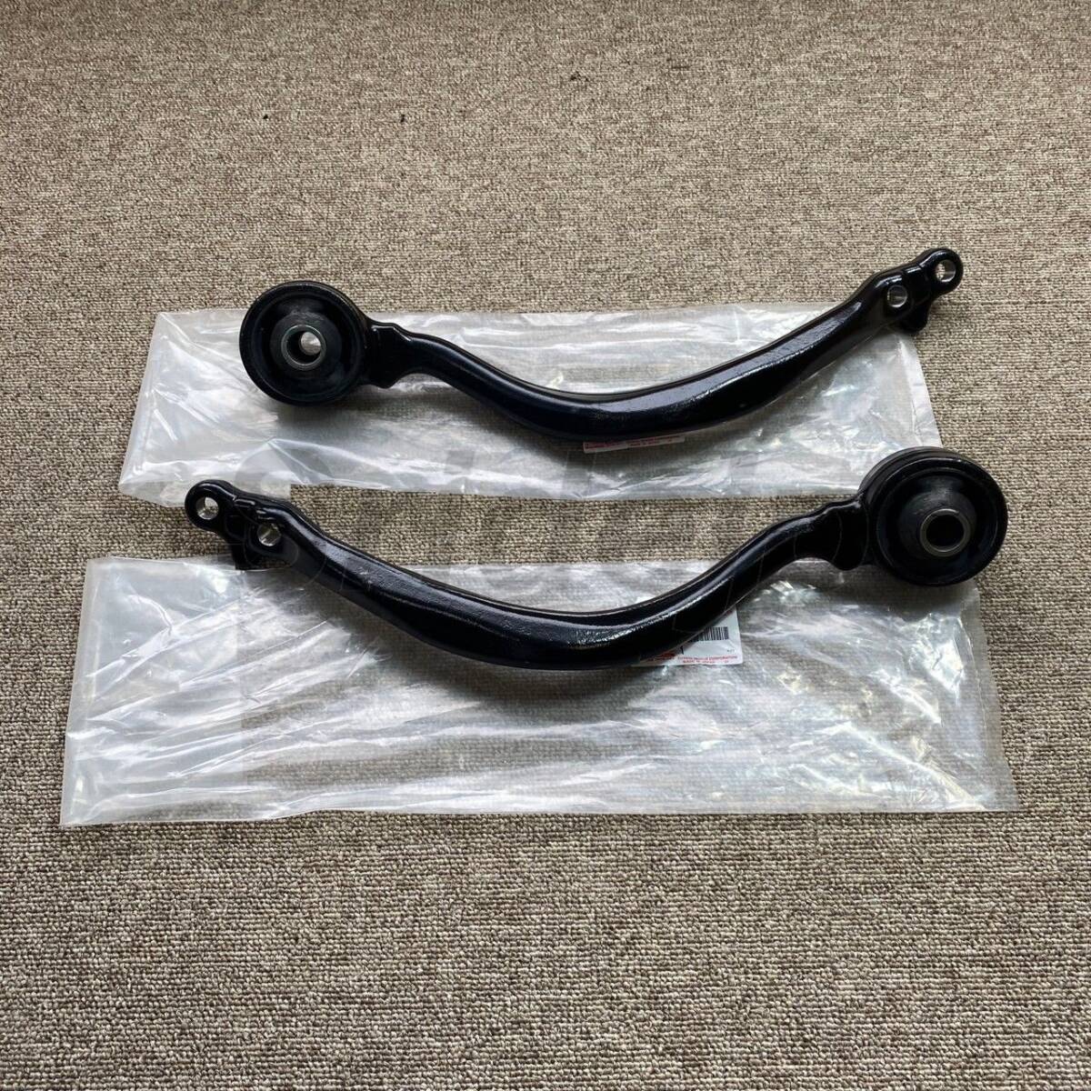 【未使用】トヨタ純正 JZS161 アリスト フロントサスペンション ロアアーム NO.2 テンションロッド 左右セット★ FR lower arm NO.2 RH LH拍卖