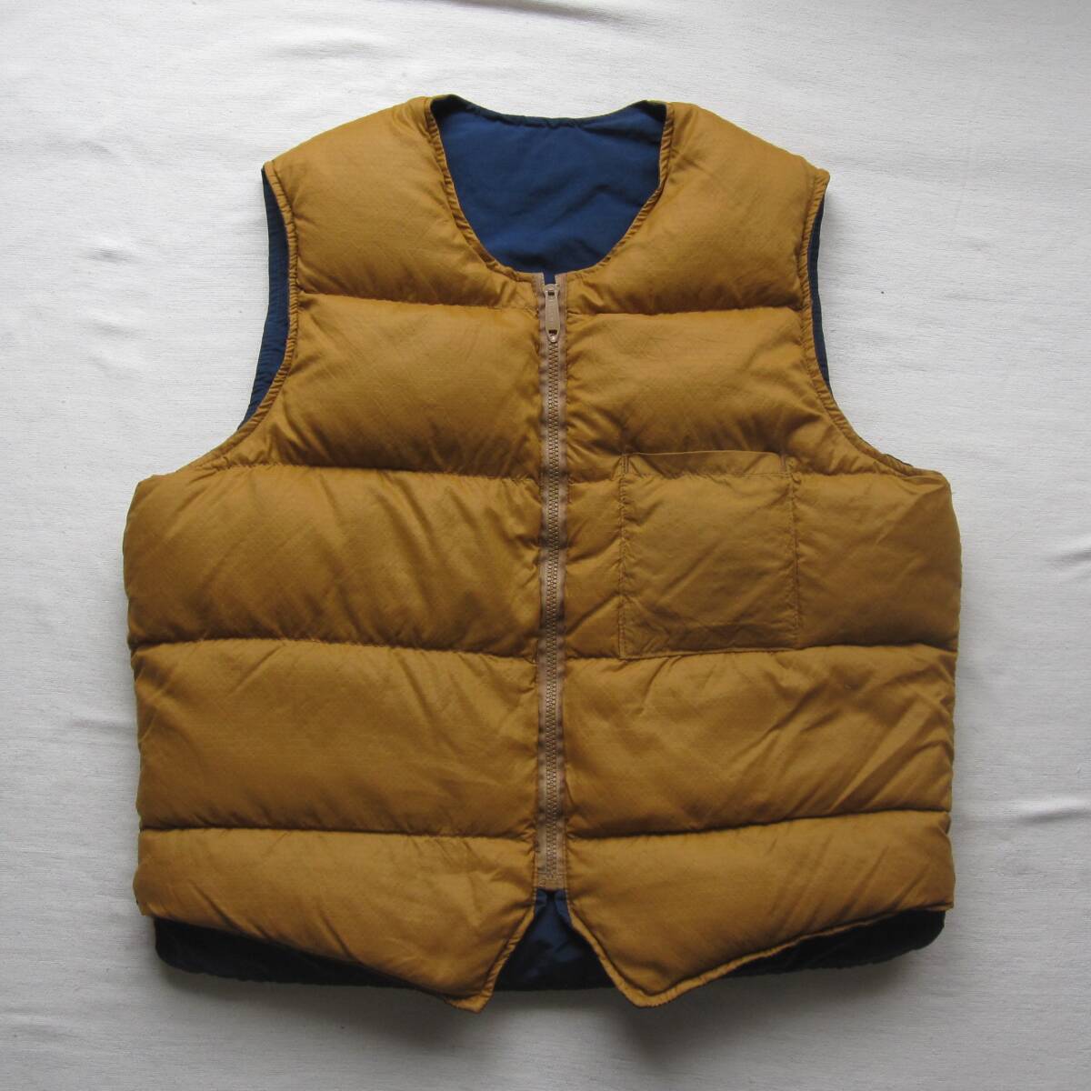 ☆ 70's エディーバウアー リバーシブル ダウンベスト (L) 黒タグ / Eddie Bauer / ダウンジャケット vintage ビンテージ カラコラム 拍卖
