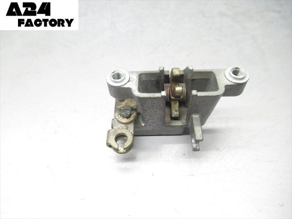 E2R6-1129 ヤマハ マジェスティ125 キャブ車 シートロックホルダー 純正品 【5CA-157~ 動画有】拍卖