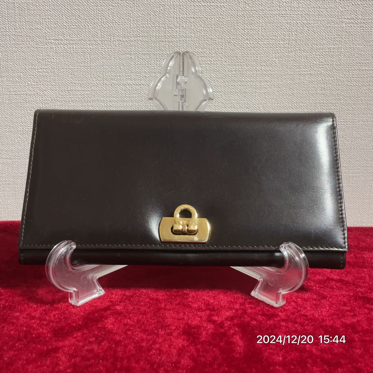 Ferragamo サルヴァトーレフェラガモ ガンチーニ レザー 革 二つ折り ウォレット 長財布拍卖